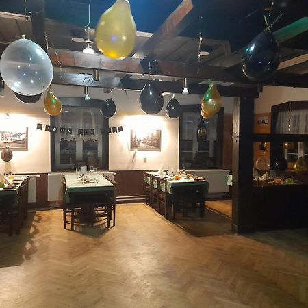 Hotel Dzban Карлова-Студанка Экстерьер фото