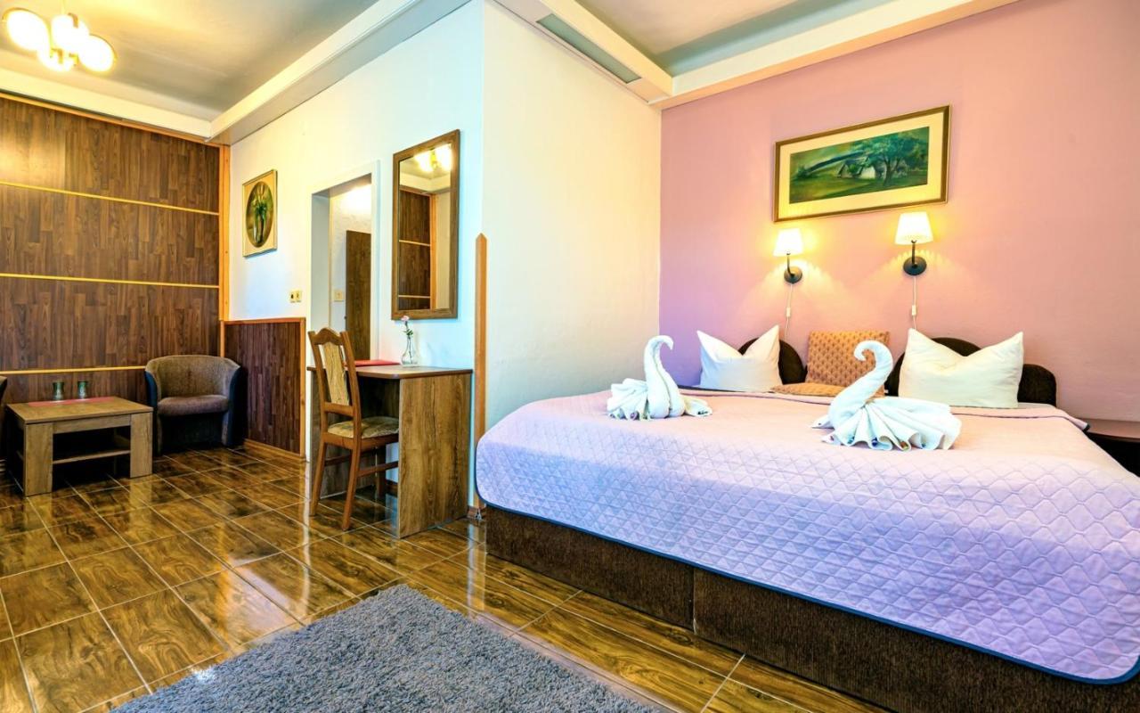 Hotel Dzban Карлова-Студанка Экстерьер фото