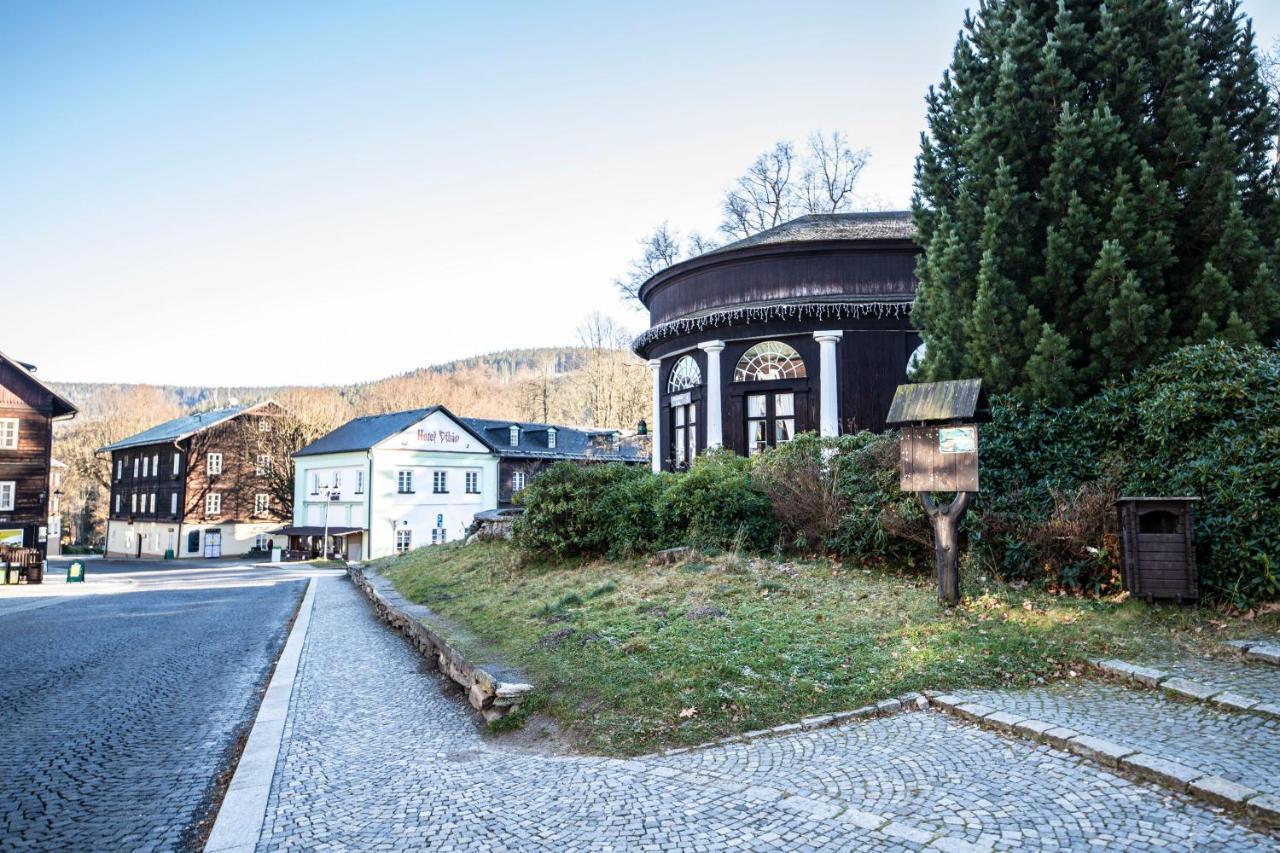 Hotel Dzban Карлова-Студанка Экстерьер фото