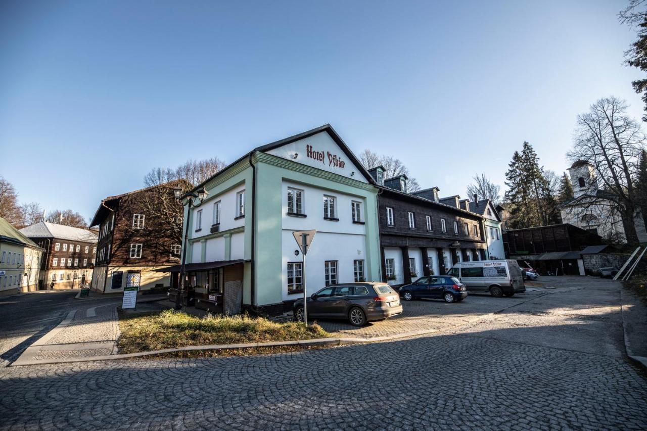 Hotel Dzban Карлова-Студанка Экстерьер фото
