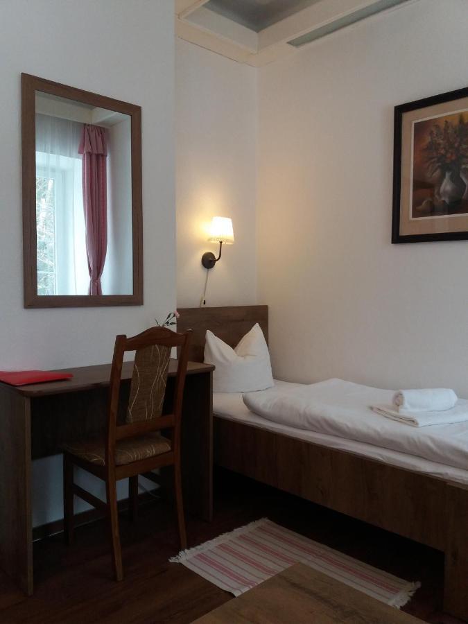 Hotel Dzban Карлова-Студанка Экстерьер фото