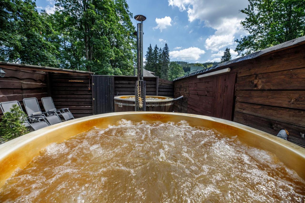 Hotel Dzban Карлова-Студанка Экстерьер фото