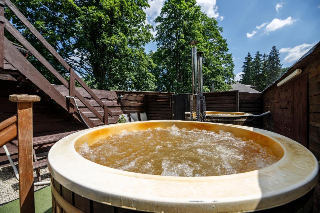 Hotel Dzban Карлова-Студанка Экстерьер фото