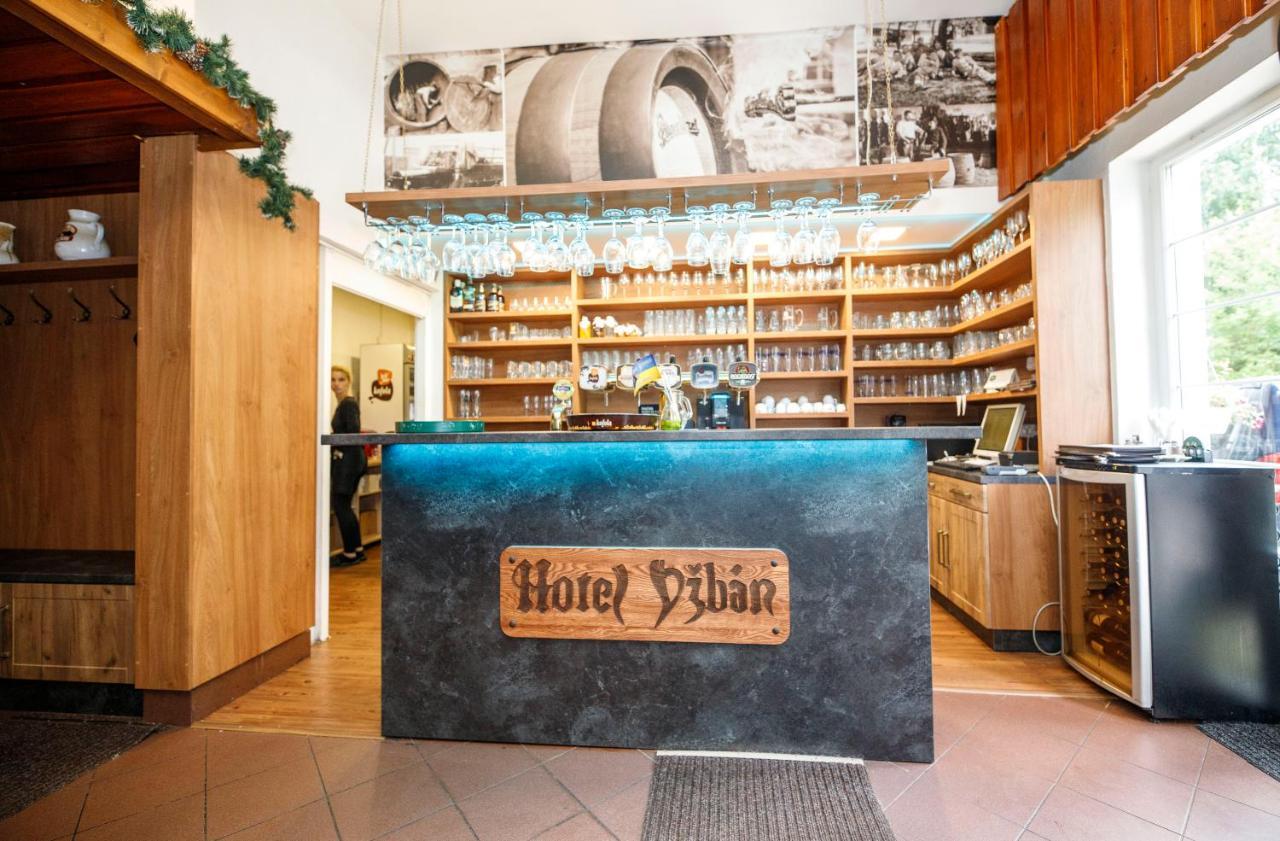 Hotel Dzban Карлова-Студанка Экстерьер фото