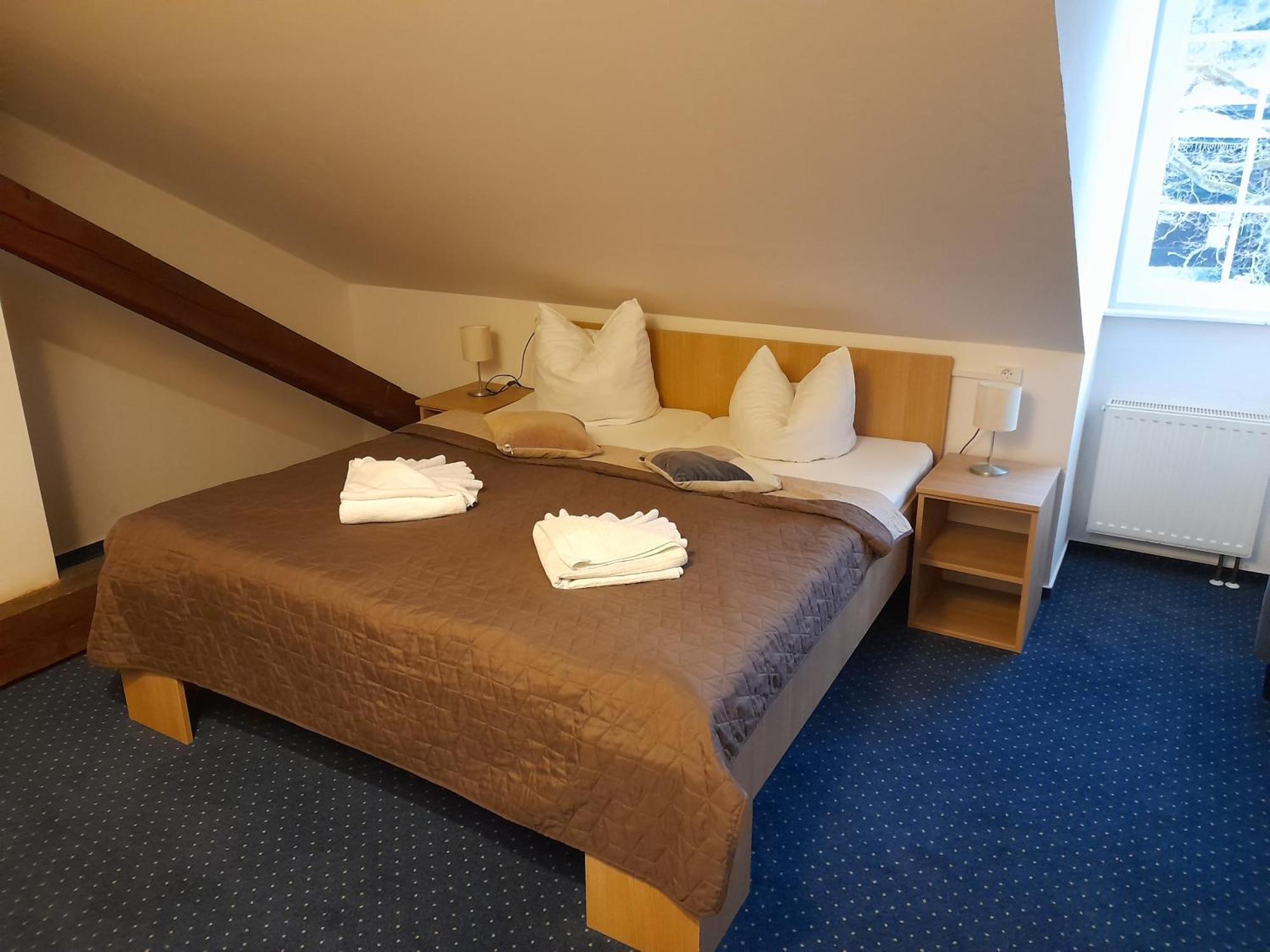 Hotel Dzban Карлова-Студанка Экстерьер фото