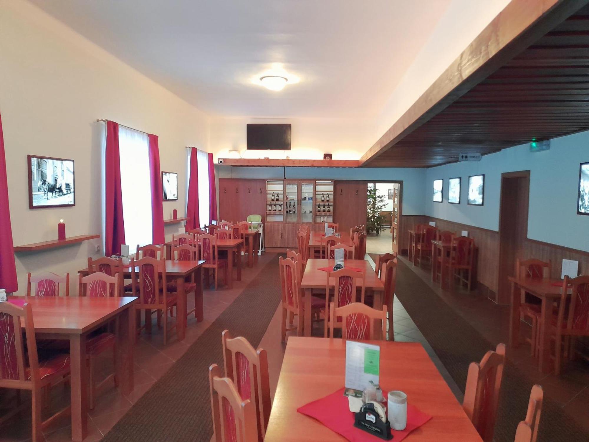 Hotel Dzban Карлова-Студанка Экстерьер фото
