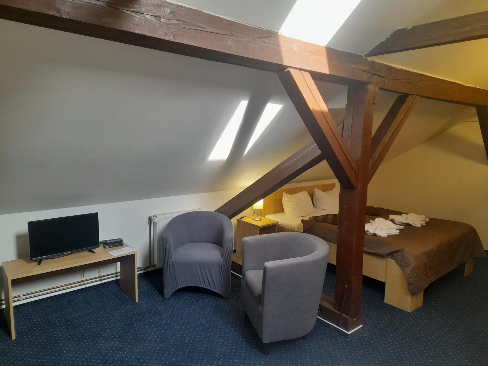 Hotel Dzban Карлова-Студанка Экстерьер фото