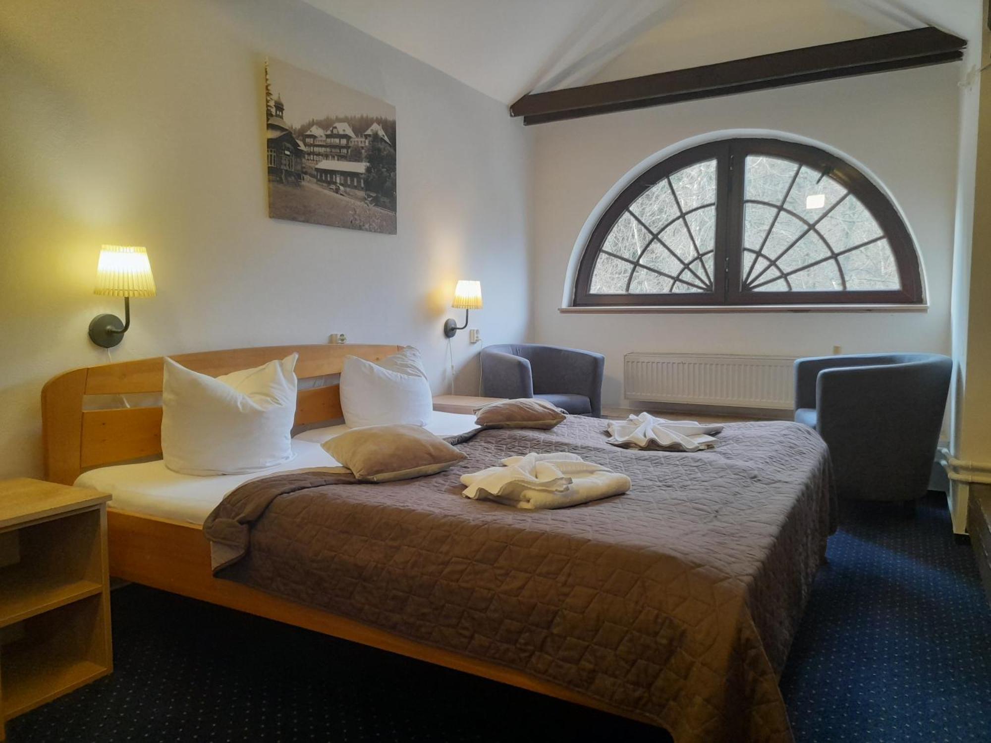 Hotel Dzban Карлова-Студанка Экстерьер фото
