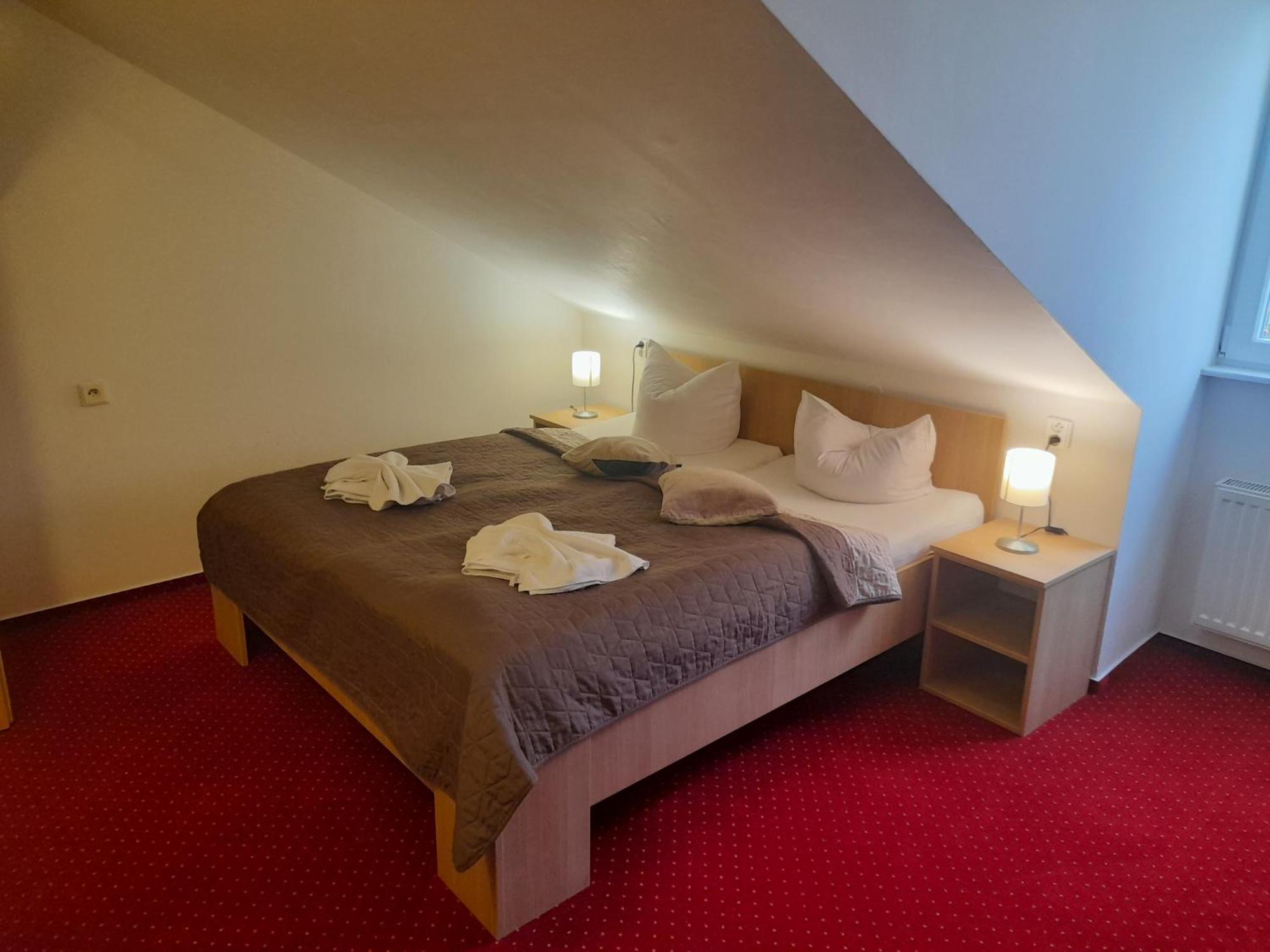 Hotel Dzban Карлова-Студанка Экстерьер фото