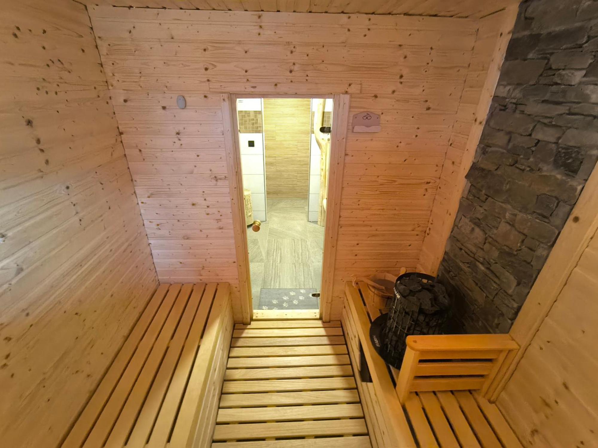Hotel Dzban Карлова-Студанка Экстерьер фото